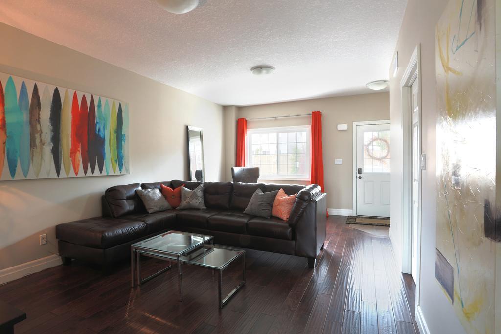 Boardwalk Homes - Executive Guest Rooms & Townhomes Kitchener Room photo